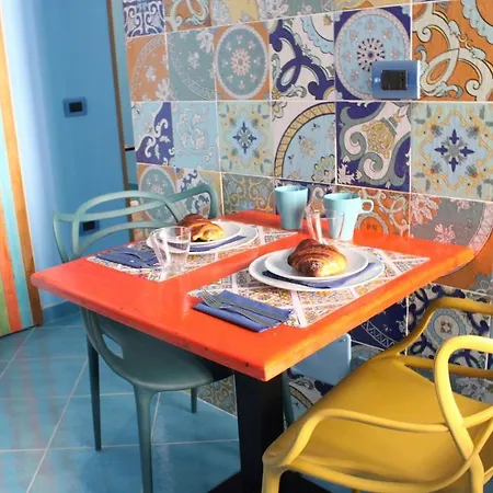 Casina Lambis